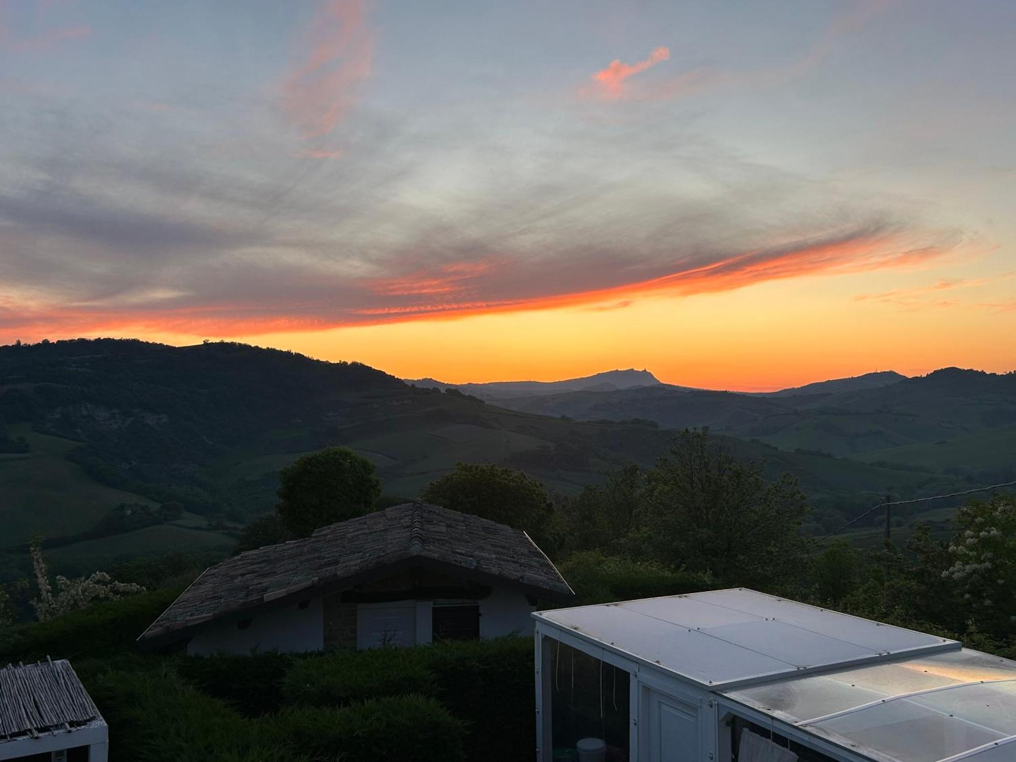 Villa Tamara Country & Spa Suites Montefiore Conca Luaran gambar