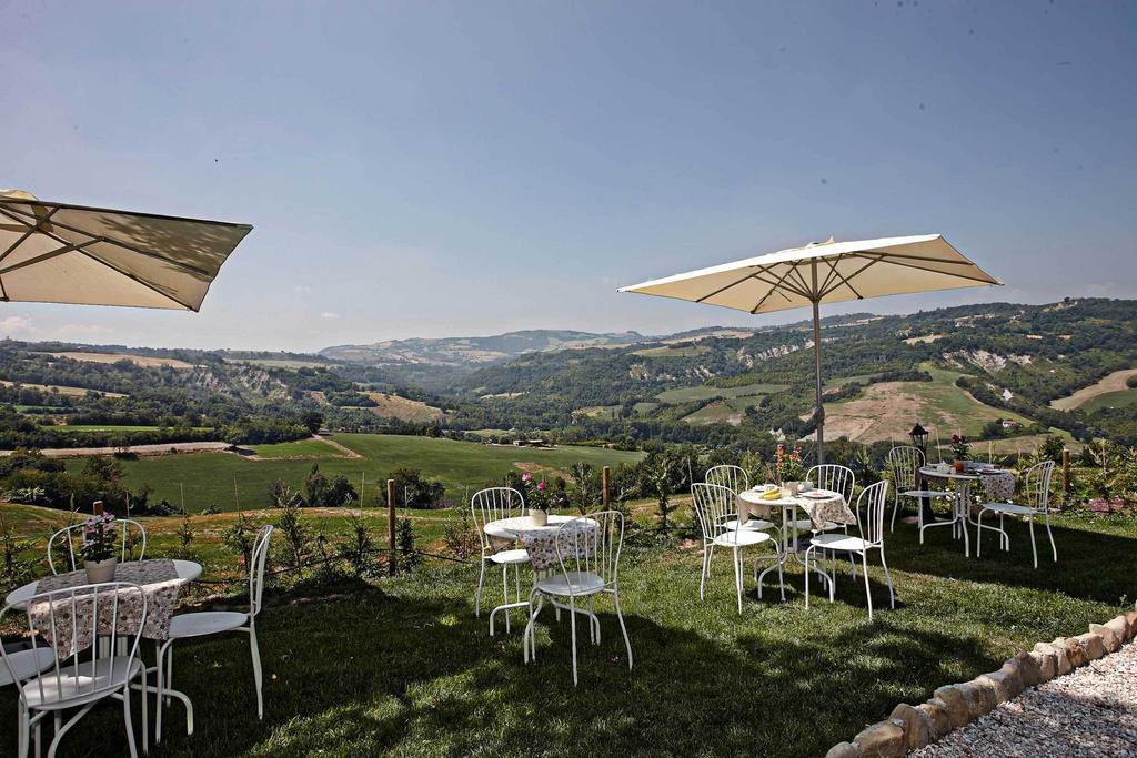 Villa Tamara Country & Spa Suites Montefiore Conca Luaran gambar